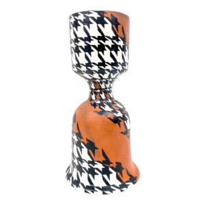 Hahnentritt-Muster Vase II, Keramik von Julia Kurtu