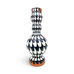 Hahnentritt-Muster Vase III, Keramik von Julia Kurtu