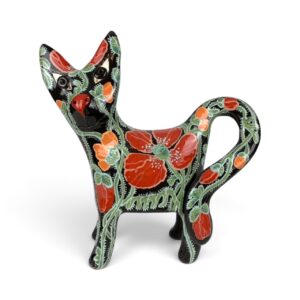 Katze mit bemalte Mohnblumen, Keramik von Julia Kurtu