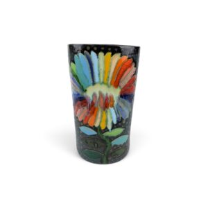 Blaue Vase bemalt mit Blume, Keramik von Julia Kurtu