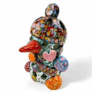 Schneemann Windlicht mit schwarzen Schall, Keramik von Julia Kurtu